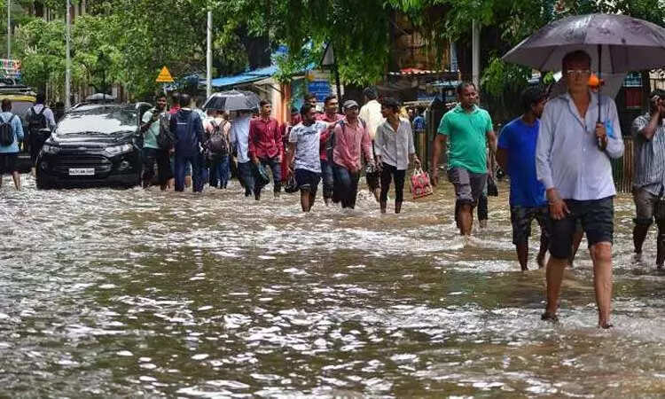 4-வது நாளாக பலத்த மழை; மும்பையில் இன்று ரெட் அலார்ட்..!!