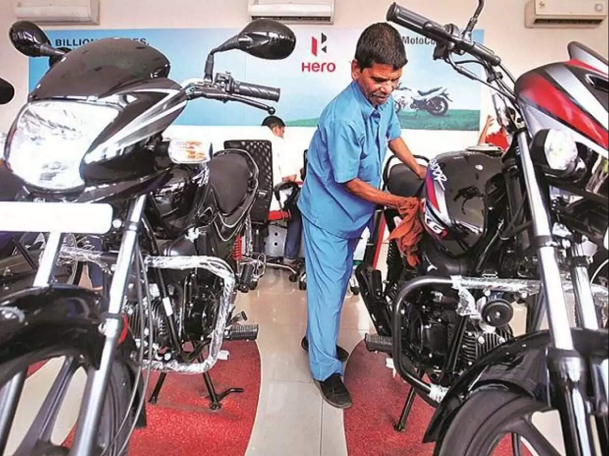 பைக், ஸ்கூட்டர்களின் விலையை உயர்த்தும் பிரபல நிறுவனம் !! பைக், ஸ்கூட்டர்களின் விலையை உயர்த்தும் பிரபல நிறுவனம் !!