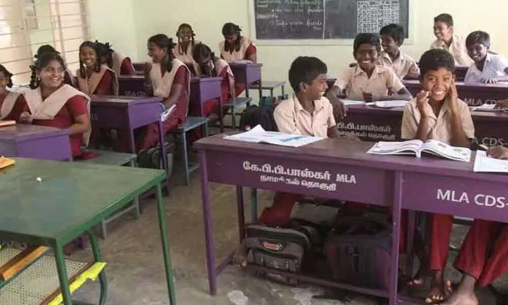 வரும் 19-ம் தேதி அனைத்து அரசு பள்ளிகளுக்கும் விடுமுறை..!!