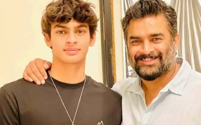 7 பதக்கங்களை குவித்த நடிகர் மாதவனின் மகன்.. பிரபலங்கள் வாழ்த்து !!