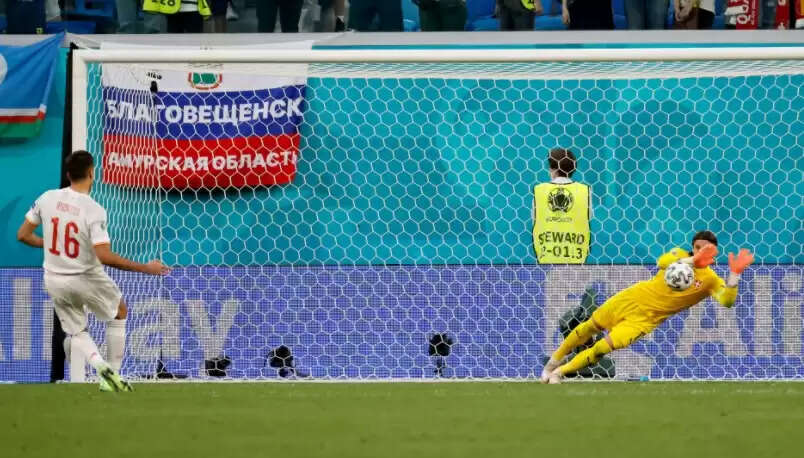 யூரோ கோப்பை: ஸ்பெயின், இத்தாலி அணிகள் அரையிறுதிக்கு தகுதி! பெல்ஜியம் அதிர்ச்சி தோல்வி !!