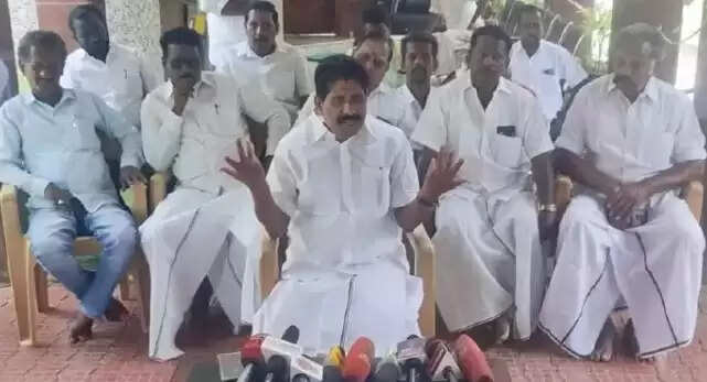 பொதுச்செயலாளர் பதவிக்கு நான் போட்டியிடுவேன்.. அதிமுக முன்னாள் அமைச்சர் பகீர் !!