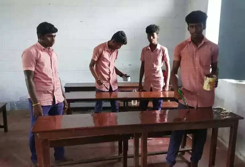 வகுப்பறையை சுத்தம் செய்த மாணவர்கள்.. டிஜிபி சைலேந்திர பாபு பாராட்டு..!