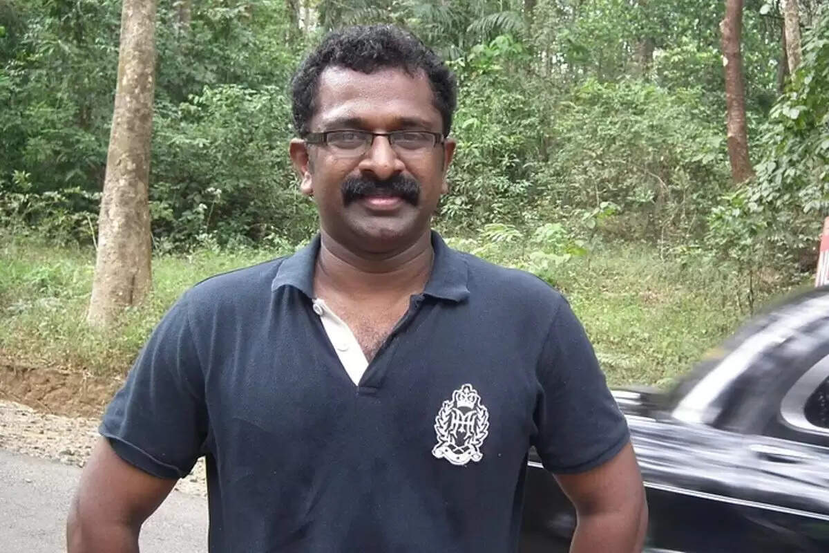 #BIG NEWS:- குழந்தைகள் முன் நிர்வாணம்.. பிரபல நடிகர் போக்சோவில் கைது..!