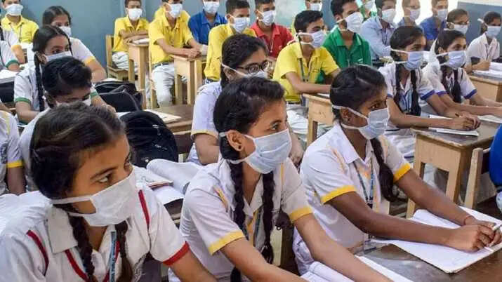 ஜனவரி 15 வரை பள்ளிகளுக்கு விடுமுறை.. பள்ளிக் கல்வித்துறை அறிவிப்பு..! ஜனவரி 15 வரை பள்ளிகளுக்கு விடுமுறை.. பள்ளிக் கல்வித்துறை அறிவிப்பு..!
