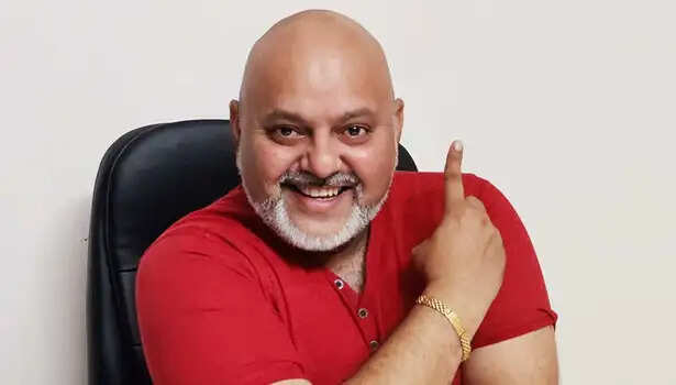 பிரபல தமிழ் இயக்குநருக்கு ஒமைக்ரான் தொற்று..!