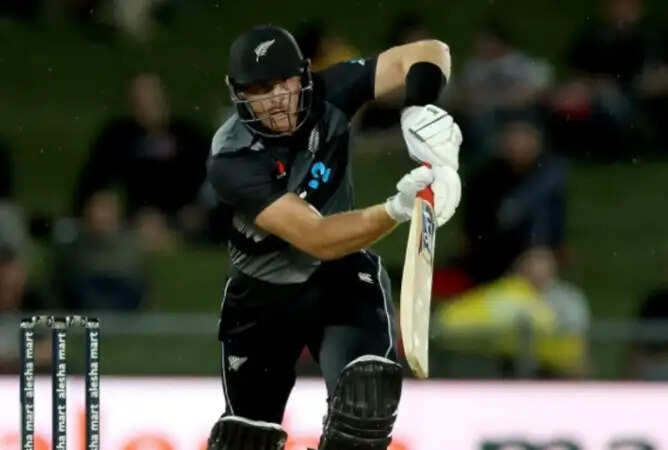 முதல் டி20: கடைசி நேரத்தில் சொதப்பல்.. இந்தியாவுக்கு 165 ரன்கள் இலக்கு நிர்ணயித்த நியூசிலாந்து !!