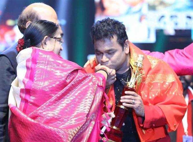 பின்னணி பாடகி சுசீலா வாழ்க்கை படமாகிறது !! இசை ஏ.ஆர்.ரஹ்மான் ??