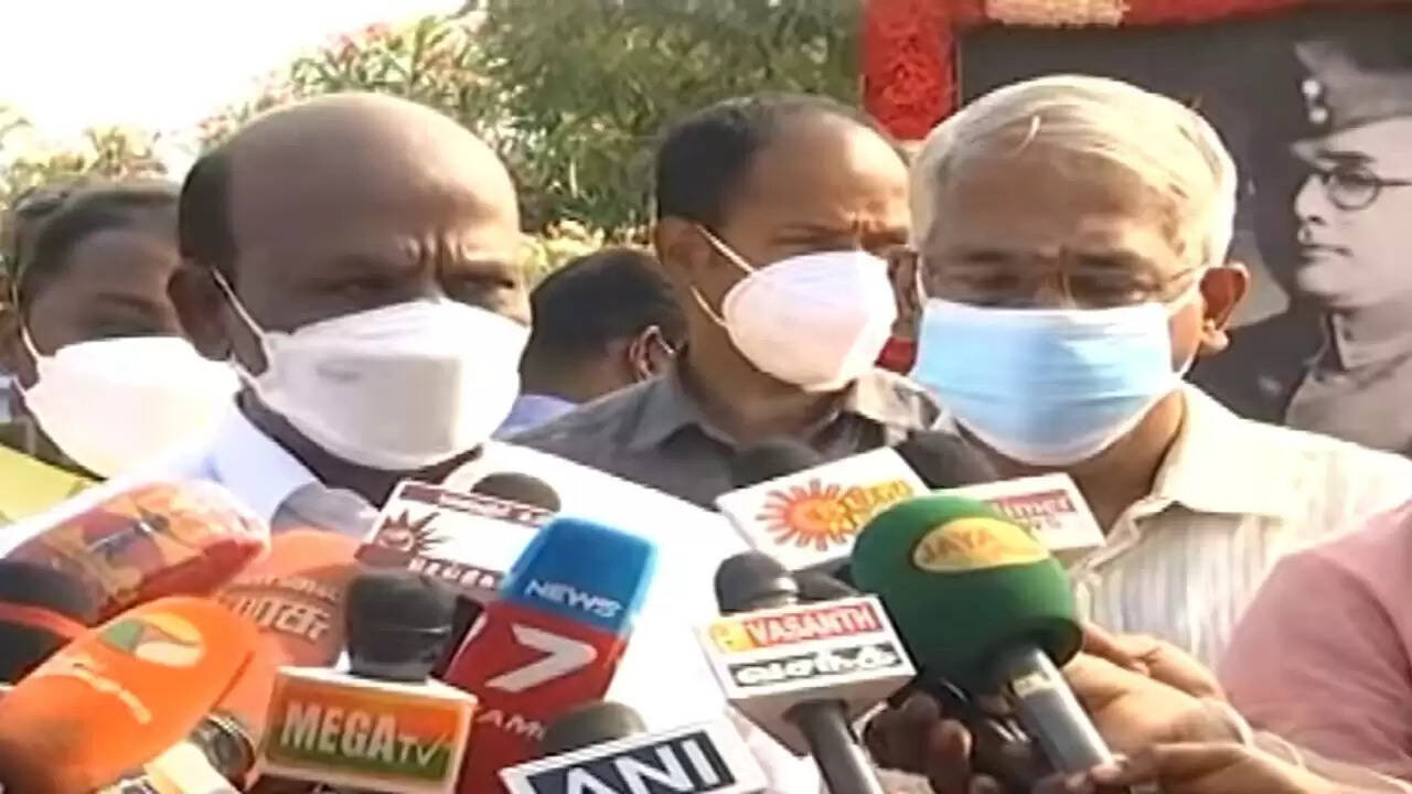 மக்களுக்கு நற்செய்தி சொன்ன அமைச்சர்..!! இனி ஞாயிற்றுக்கிழமை முழு ஊரடங்கு கிடையாதாம்..?