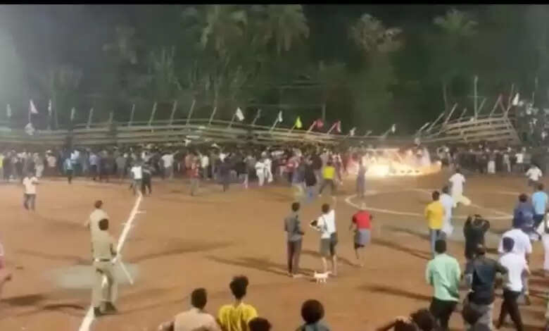 அதிர்ச்சி! 200 பேர் அமர்ந்திருந்த மைதானத்தில் விபத்து!!