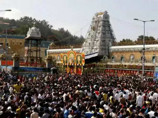 திருப்பதியில் நாளை கட்டண சேவைகள் ரத்து!!