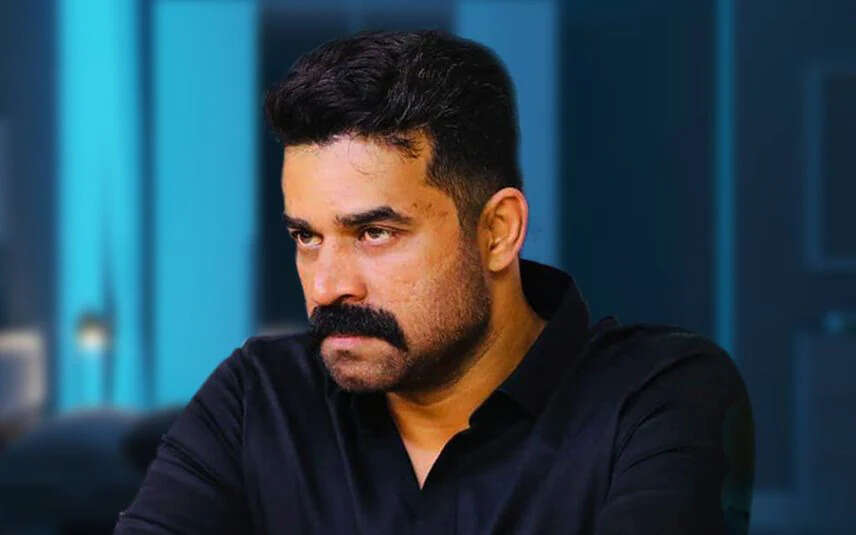 பாலியல் புகாரை வாபஸ் பெற ரூ.1 கோடி பேரம்? – நடிகர் மீது பரபரப்பு புகார்!!