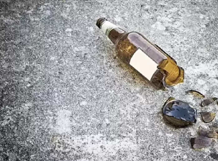 கோவில் திருவிழாவில் பரபரப்பு… போலீஸ் மீது தாக்குதல்!!