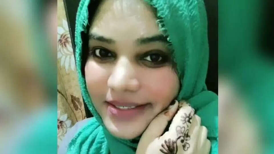 என்னை கருணை கொலை செய்யுங்கள் அனுமதியுங்கள்... பரபரப்பை ஏற்படுத்திய திருநங்கை ஒருவரின் கோரிக்கை!! என்னை கருணை கொலை செய்யுங்கள் அனுமதியுங்கள்... பரபரப்பை ஏற்படுத்திய திருநங்கை ஒருவரின் கோரிக்கை!!