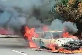 சென்னையில் பரபரப்பு.. நடுரோட்டில் தீப்பற்றி எரிந்த கார்..!