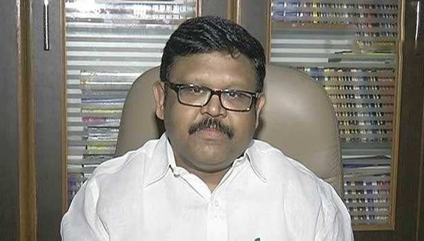 எஸ்பி, கலெக்டரை மாற்றினால் சரியாகி விடுமா..?: கேட்கிறார் வைகைச் செல்வன்..!