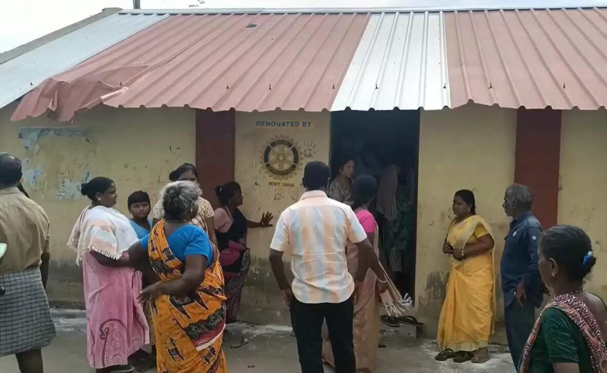 சத்துணவில் வண்டுகள்.. 29 குழந்தைகளுக்கு உடல் பாதிப்பு.. அங்கன்வாடி ஊழியர் சஸ்பெண்ட்..!