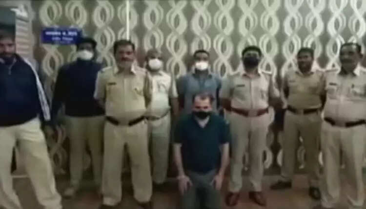 போலி தடுப்பூசி முகாம்... ரிலையன்ஸ் குழுமத்தின் கோகிலாபென் மருத்துவமனையின் முன்னாள் ஊழியர் கைது !!