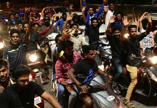சென்னையை தொடர்ந்து கோவை, மதுரையிலும்.. மாவட்ட நிர்வாகம் அதிரடி..! சென்னையை தொடர்ந்து கோவை, மதுரையிலும்.. மாவட்ட நிர்வாகம் அதிரடி..!