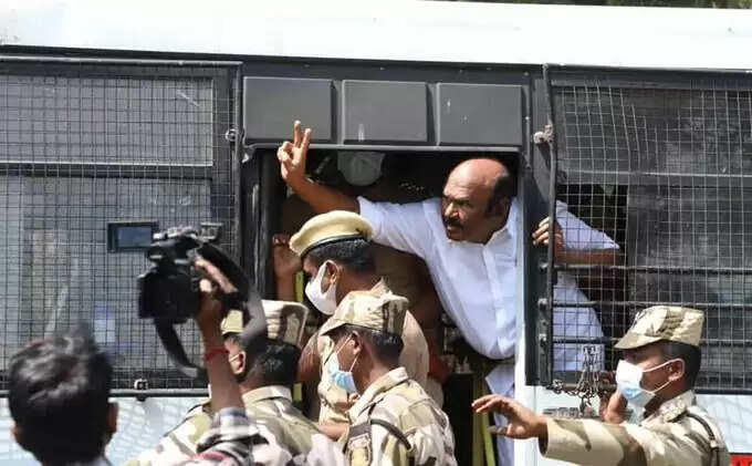 அதிமுக முன்னாள் அமைச்சர் ஜெயகுமாருக்கு மார்ச் 11 வரை சிறை..!! அதிமுக முன்னாள் அமைச்சர் ஜெயகுமாருக்கு மார்ச் 11 வரை சிறை..!!
