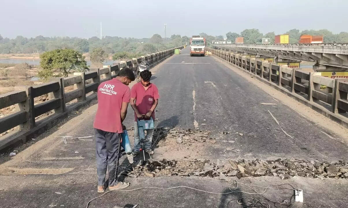 அலர்ட்! செங்கல்பட்டு பாலாற்று பாலம் வழியே சென்னைக்கு வரவேண்டாம்!!