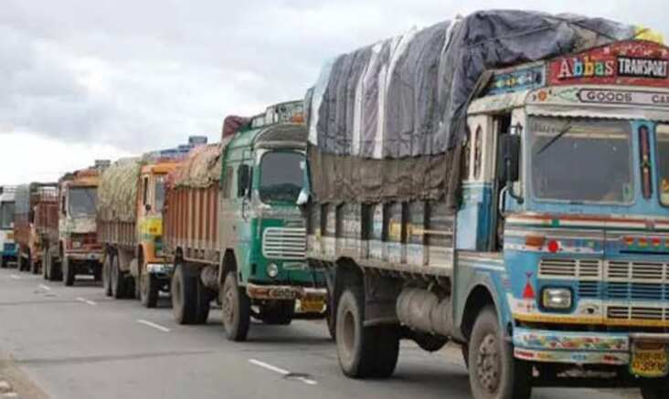 மத்திய அரசுக்கு 21 நாட்கள் கெடு.. லாரி உரிமையாளர்கள் சங்கம் அறிவிப்பு !! மத்திய அரசுக்கு 21 நாட்கள் கெடு.. லாரி உரிமையாளர்கள் சங்கம் அறிவிப்பு !!