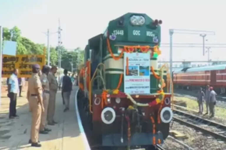 12 ஆண்டுகளுக்கு பின்னர் மீண்டும் தொடங்கிய ரயில் சேவை...!!