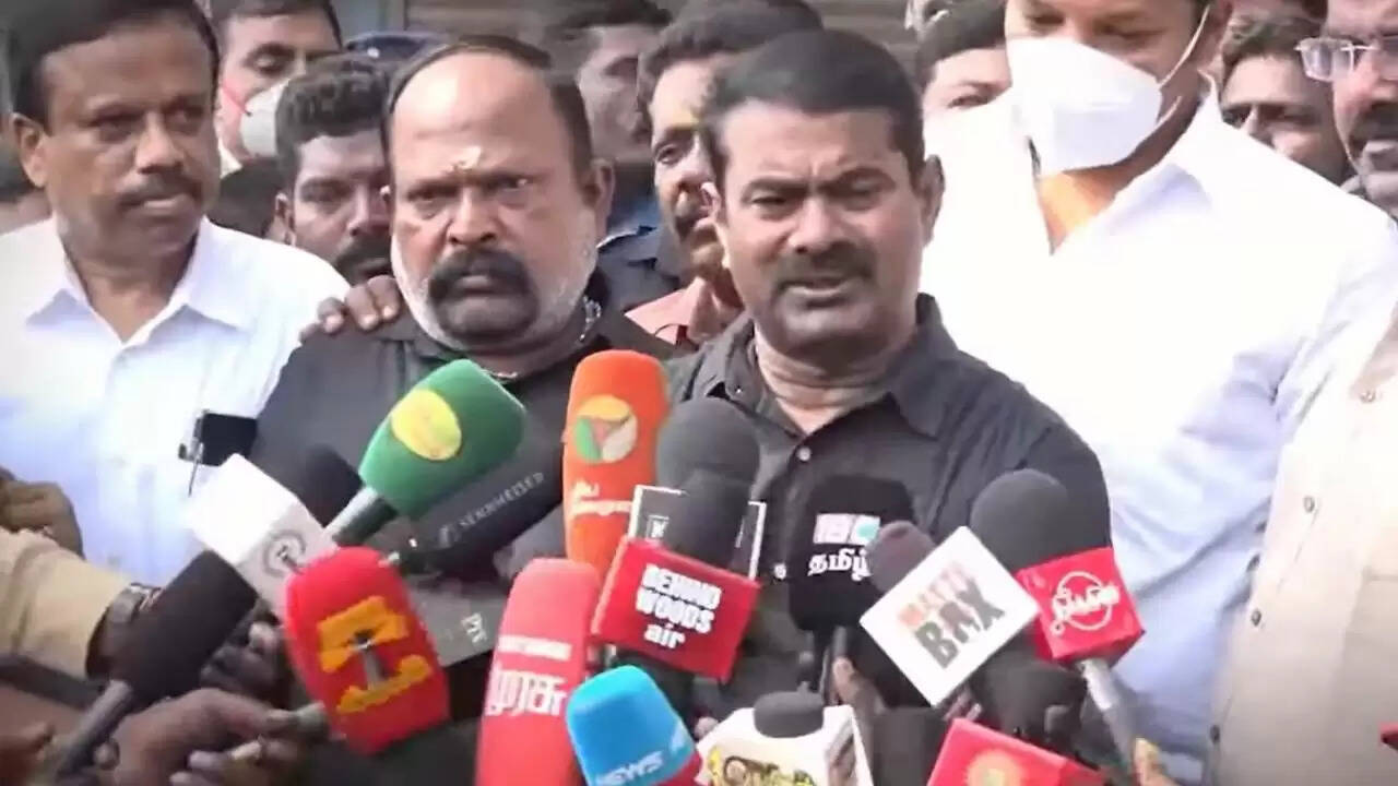 என்னை தொட முடியாததால் என்னுடன் இருப்பவர்களை கைது செய்கிறார்கள் - சீமான்