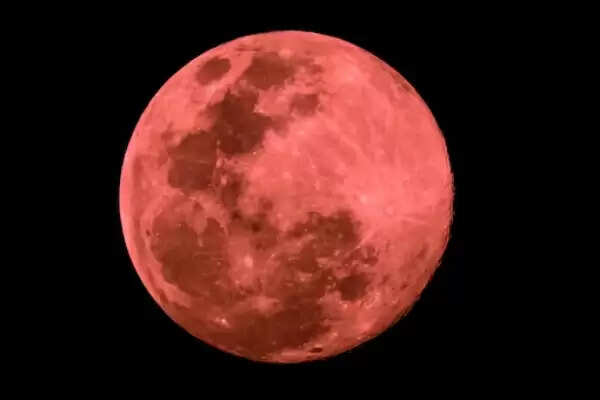 மக்களே மிஸ் பண்ணிடாதீங்க..!! இன்று இரவு வானில் தோன்ற உள்ள பெரிய நிலா..!!