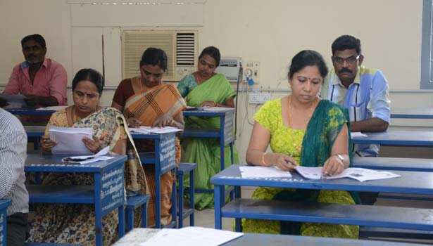 9,494 காலியிடங்களுக்கு.. அட்டவணை வெளியிட்டது ஆசிரியர் தேர்வு வாரியம்..! 9,494 காலியிடங்களுக்கு.. அட்டவணை வெளியிட்டது ஆசிரியர் தேர்வு வாரியம்..!