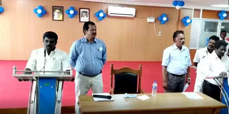 ராஜேந்திர பாலாஜிக்கு விஸ்வாசம்.. வைரலாகும் சிவகாசி பதவியேற்பு..!