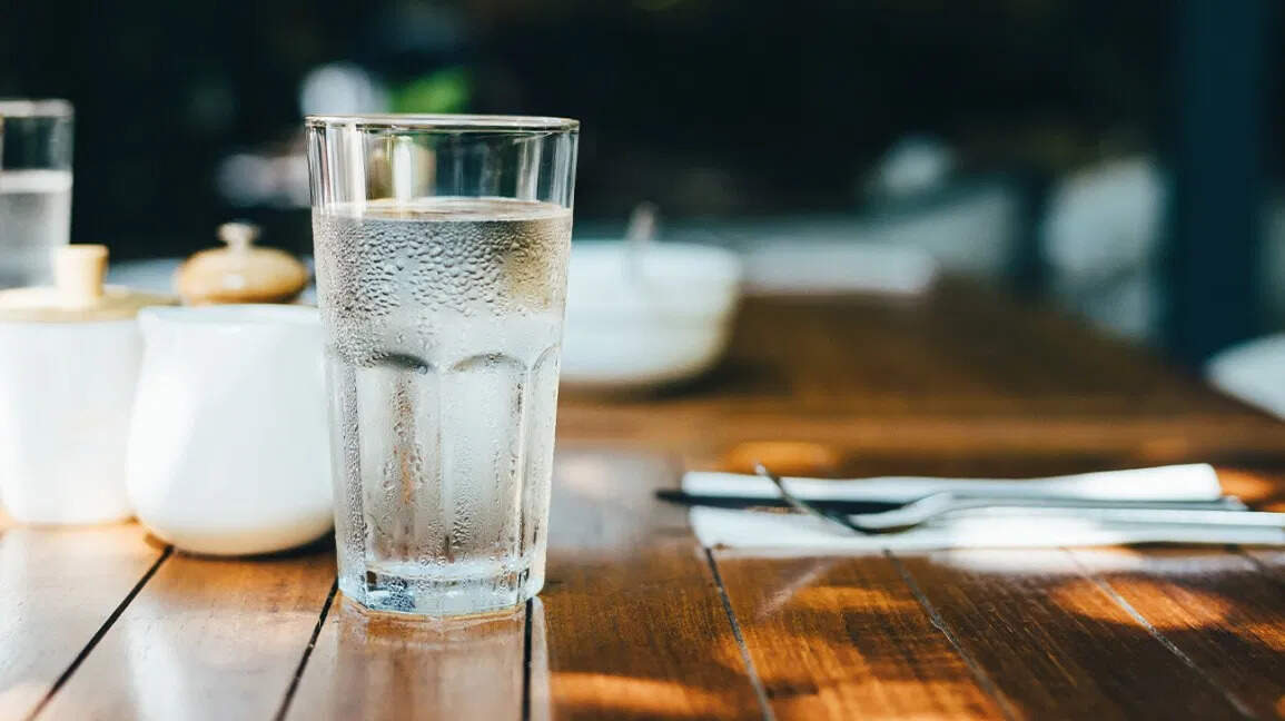 சாதியை காரணம்காட்டி அரசு ஊழியருக்கு தண்ணீர், கழிவறை மறுப்பு!!