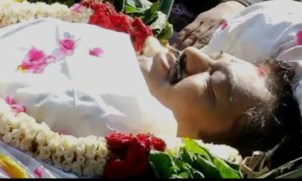 #BREAKING:- 72 குண்டுகள் முழங்க நடிகர் விவேக் உடல் தகனம்..!