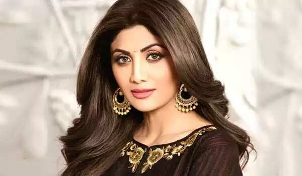 பிரபல நடிகை மீது மோசடி புகார்; தாய்க்கும் மகளுக்கும் போலீஸார் சம்மன்..!