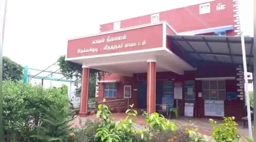 கைதியின் உறவினர் கையில் துப்பாக்கி.. அஜாக்கிரதை காவலர்கள் சஸ்பெண்ட்..!