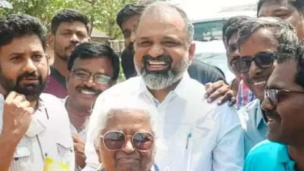 பேரறிவாளனுக்கு திருமணம் – அற்புதம்மாள் சொன்ன தகவல்!!