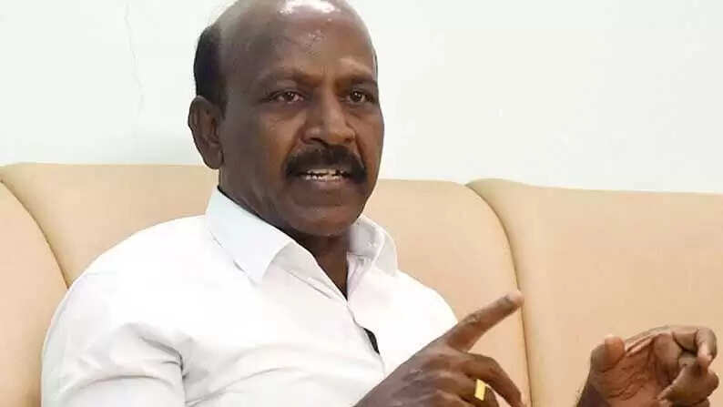 10 பேருக்கான தடுப்பு மருந்தை 11 பேருக்கு செலுத்தியது எப்படி..? : அமைச்சர் விளக்கம்..!