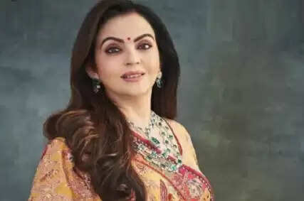 பணி நீக்கம் இல்லை.. முழு போனஸ், மருத்துவ செலவு ஏற்பு ! நீடா அம்பானி அளித்த ஊக்கம் !