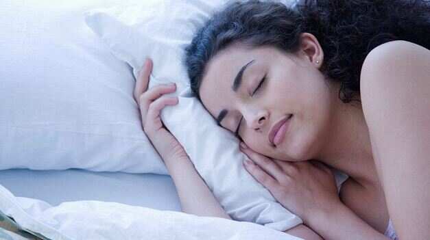 பிக்பாஸை அடுத்து போட்டியில் களமிறங்கிய பிரபல நிறுவனம்! தூங்குவதற்கு 10 லட்சம் பரிசு !!