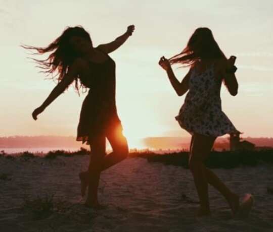 இக்கால பெண்கள் குழந்தைப் பெற்றுக்கொள்ள விரும்புவதில்லை: அமைச்சர் பேச்சால் சர்ச்சை !!