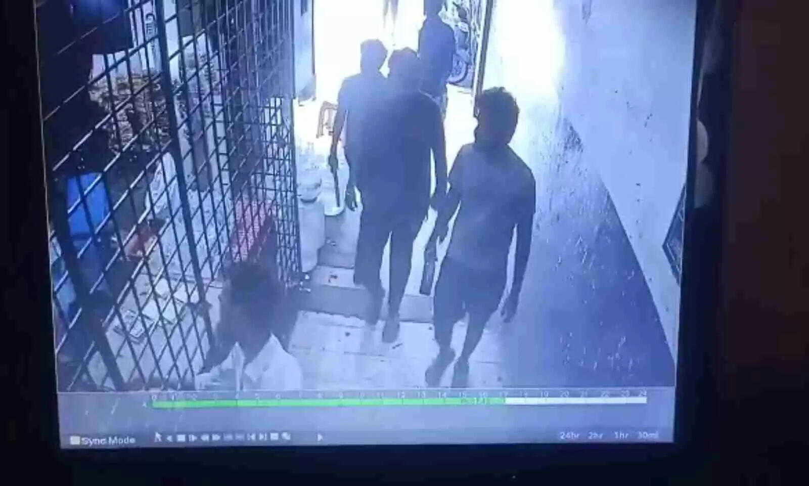 மதுபான பாரை சூறையாடிய சட்டக்கல்லூரி மாணவர்கள்!! வெளியான சிசிடிவி காட்சிகள்