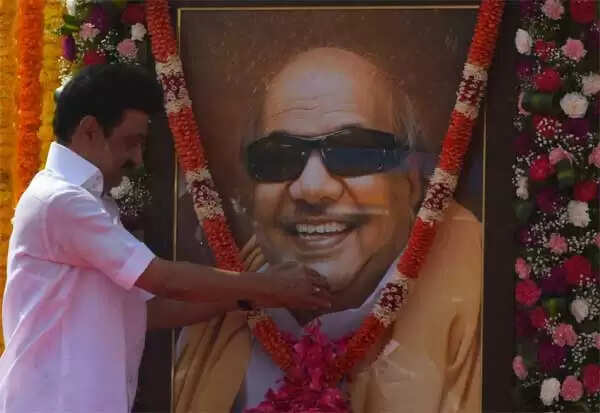 கருணாநிதி பிறந்தநாள் கொண்டாட்டம்.. முதல்வர் ஸ்டாலின் மரியாதை..!