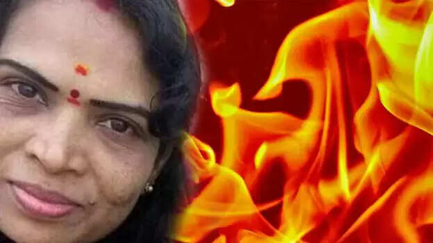 பேஸ்புக் காதலனை தேடி வந்த கேரள பெண்.. எரிந்த நிலையில் சடலமாக மீட்பு.. நடந்தது என்ன?