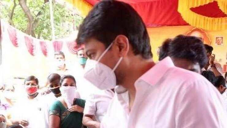 நேரில் சென்று அஞ்சலி செலுத்திய உதயநிதி ஸ்டாலின்.. உடன்சென்ற அமைச்சர் !!