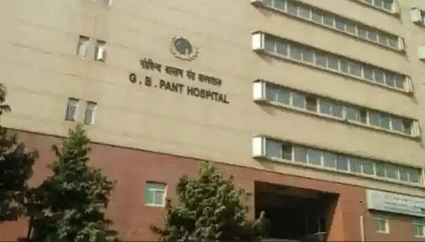 மலையாளம் பேசினால் நடவடிக்கையா? கடும் எதிர்ப்பால் உத்தரவை திரும்பபெற்ற டெல்லி அரசு மருத்துவமனை!!