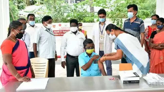 மக்களே மிஸ் பண்ணிடாதீங்க..!! இன்று 1 லட்சம் இடங்களில் தடுப்பூசி முகாம்!