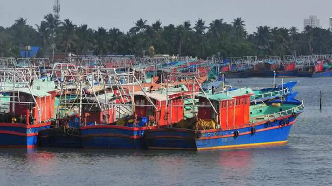 இனி, டீசல் இல்லாமல் படகுகள் ஓடும்.. புதிய திட்டம் அறிமுகம்..! இனி, டீசல் இல்லாமல் படகுகள் ஓடும்.. புதிய திட்டம் அறிமுகம்..!