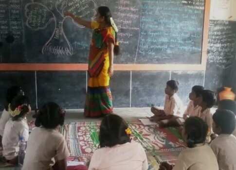 பள்ளி ஆசிரியர்களுக்கு முக்கியத்துவம் அளியுங்கள் ! மாநிலங்களுக்கு மத்திய அரசு அறிவுறுத்தல்