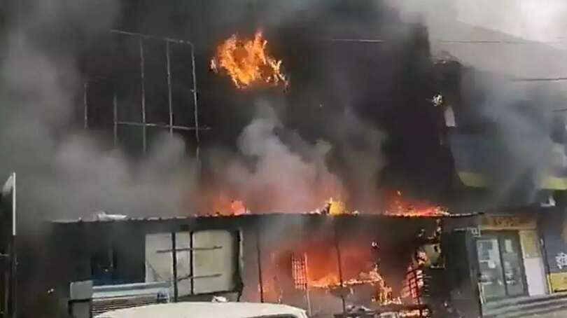 தனியார் மருத்துவமனையில் பயங்கர தீ விபத்து.. 10 பேர் பலி !!