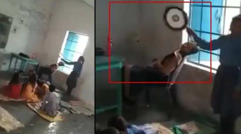 அரசு பள்ளி வகுப்பறையில் ஆசிரியை செயல்.. வீடியோ வெளியாகி வெடித்த சர்ச்சை !